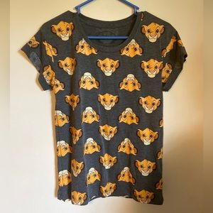 Disney lion king Simba gray rolled sleeve tea size small